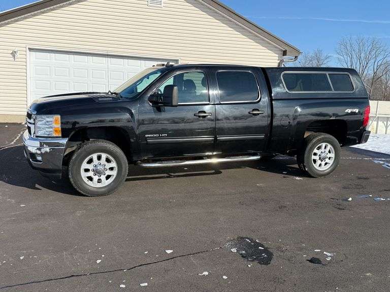 2011 Chevrolet 2500HD Pickup Truck - TW