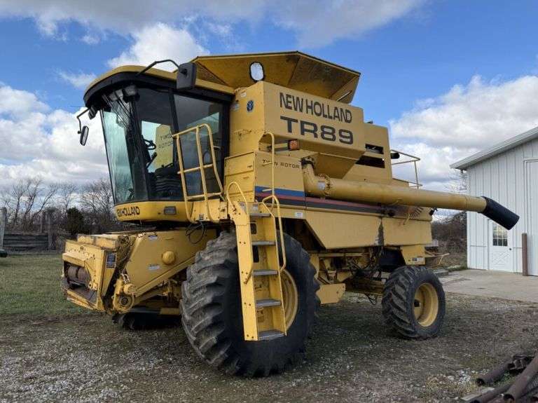 New Holland TR89 Combine - TW