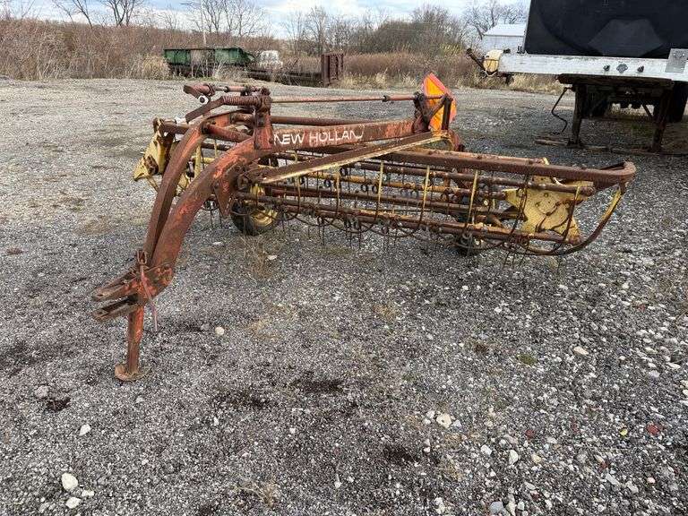 New Holland 256 Rolabar Hay Rake - TW