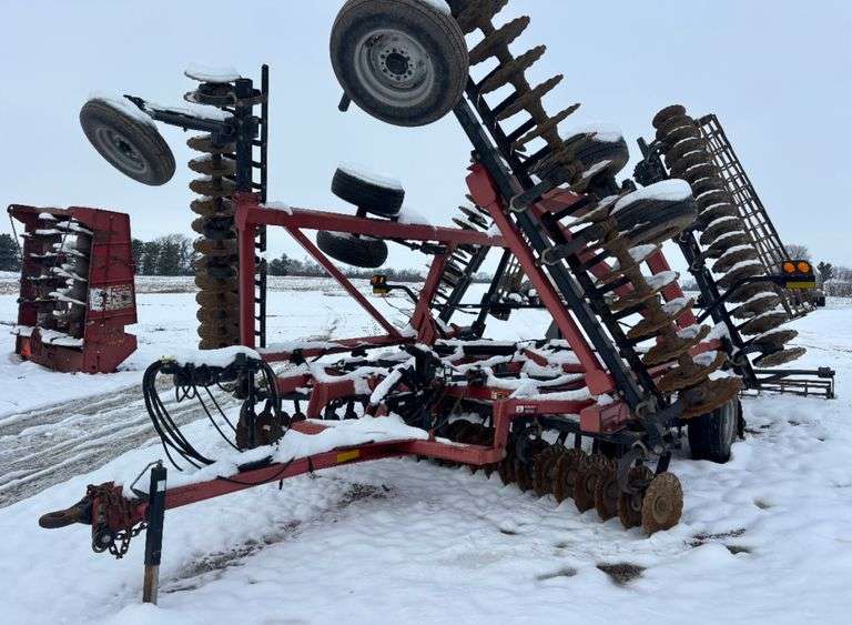 34' Case 330 True Tandem Vertical Tillage - WF5759