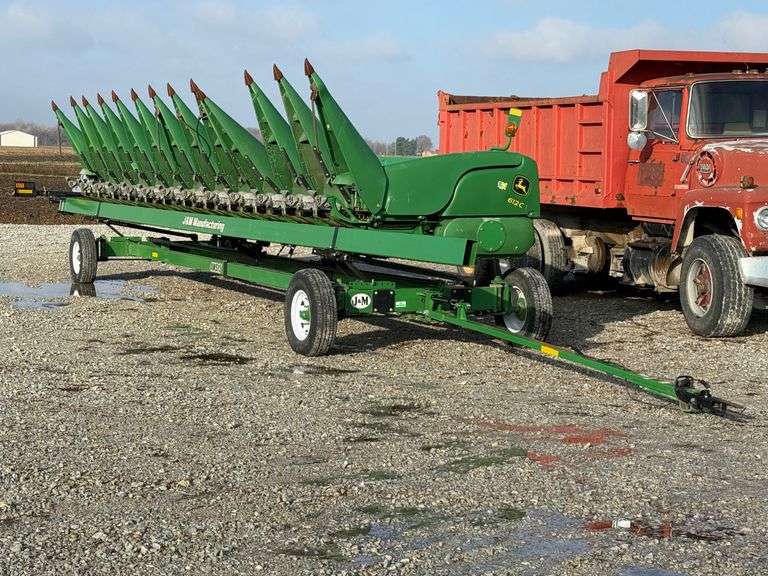 John Deere 612C Corn Head - TW