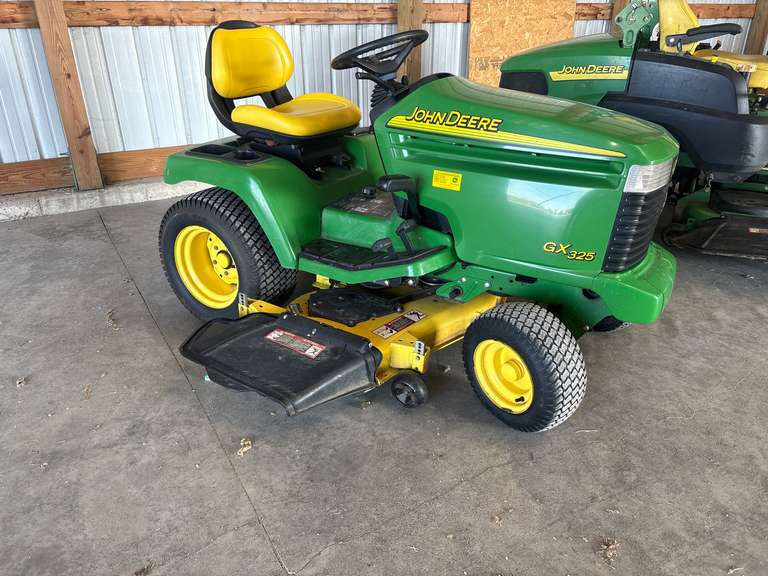 John Deere GX325 Riding Mower