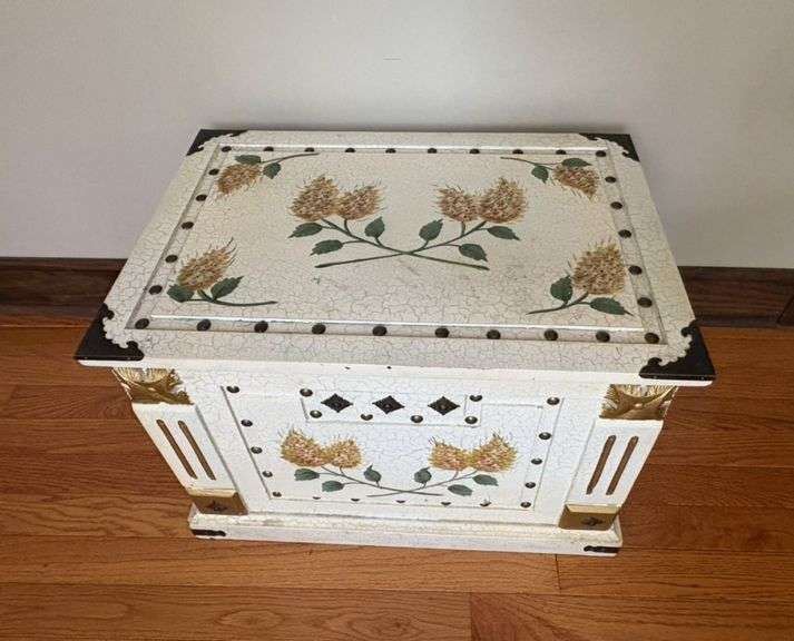 Trunk - 20“ X 14“ X 14 1/2“