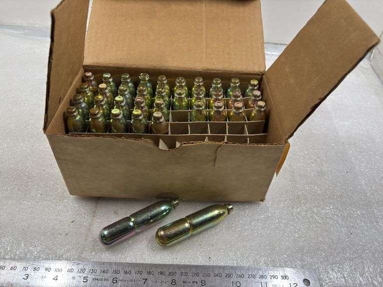 Box of CO2 cartridges for Gunslinger, approx 36 - Wild Rose Auction ...