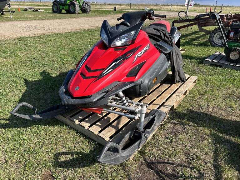 2004 Yamaha RX1 Mountain Snowmobile *Unreserved*