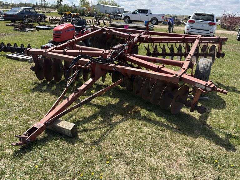 Massey Ferguson 50 Heavy Breaking Double Disc, approx 11 ', *Unreserved*