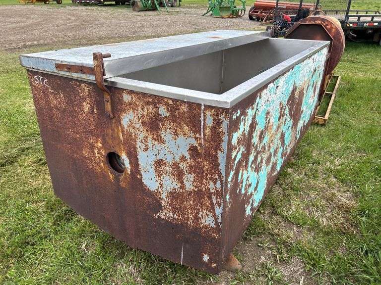 Stainless Steel Pig Scalder Approx. 7' x 4' x 4' *Unreserved*