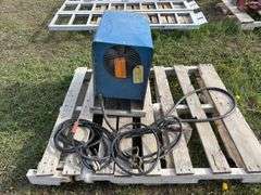 Miller welder, model M-225 Arc welder, sn M253800, *Unreserved*