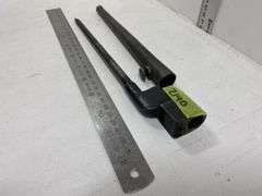 Bayonet w/ sheath, approx 10", *Unreserved*