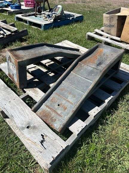 2 - 9" Vehicle ramps, *Unreserved*