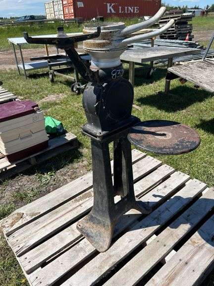 Vintage Cream Separator ( Incomplete ) Approx. 40'' *Unreserved*