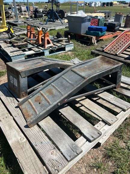 2 - 9" Vehicle ramps, *Unreserved*