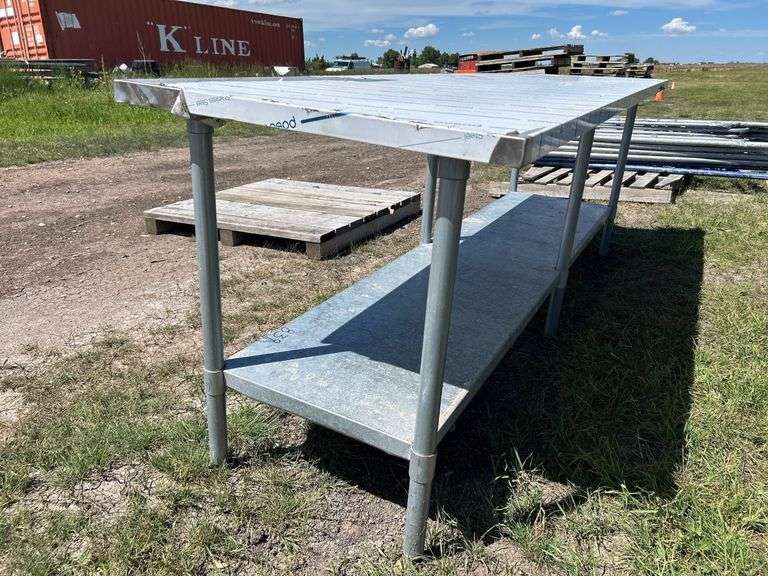 Stainless Steel Work Table Approx. 30'' x 96'' x 35'' *Unreserved*