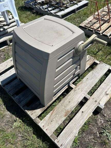 Hose Reel w/ 1/2'' Hose *Unreserved*