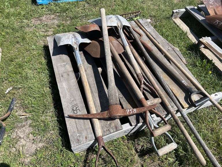 Yard tools, shovels, rake, fork rototiller, approx 9, *Unreserved*