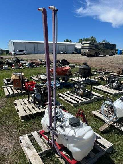 Powerfist 25 gal Sprayer w/ Princess 3 point hitch, no wheels, 2 - 60" spray arms w/ noxxles, Delavan 7802-111 2gpm  12v DC pump, *Unreserved*