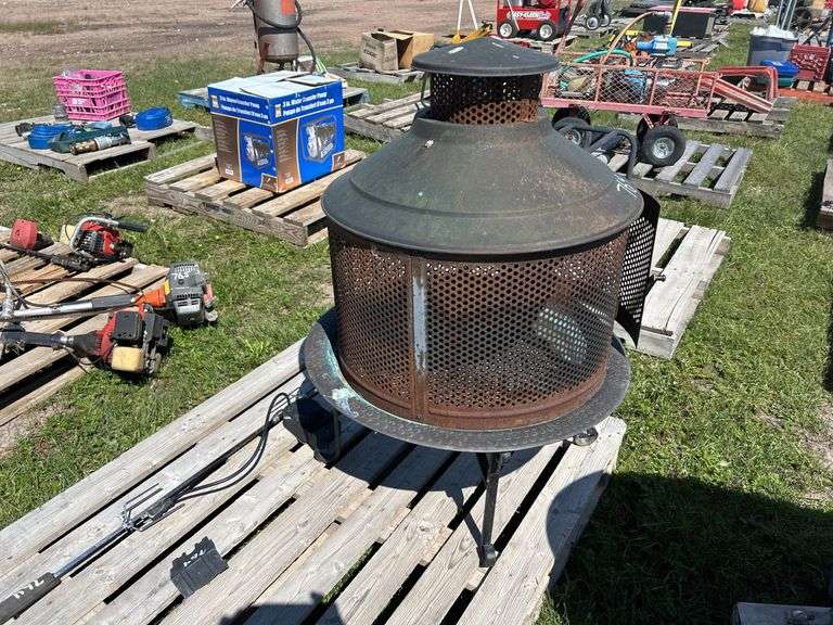 Free Standing Fire pit, approx 37"x27", electric Rotisserie w/ bracket approx 44", *Unreserved*