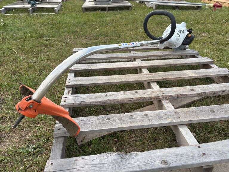 Stihl FS 38 Weed eater, gas, approx 4'10", *Unreserved*