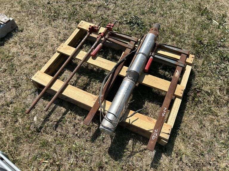 pallet w/ 4 Carpenter clamps, Submersible water pump 1 1/2 hp, *Unreserved*