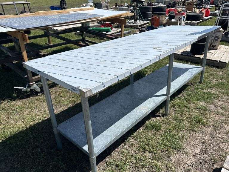 Stainless Steel Work Table Approx. 30'' x 96'' x 35'' *Unreserved*