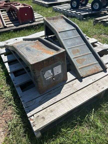 2 - 9" Vehicle ramps, *Unreserved*