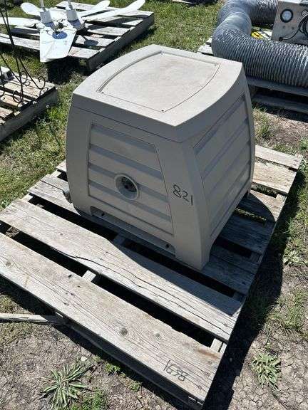 Hose Reel w/ 1/2'' Hose *Unreserved*