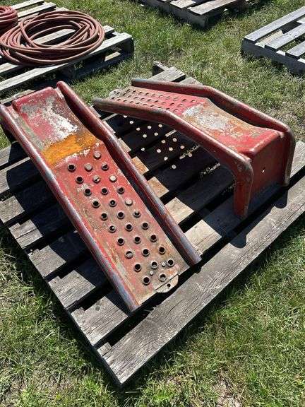 2 - 10" Vehicle ramps, *Unreserved*