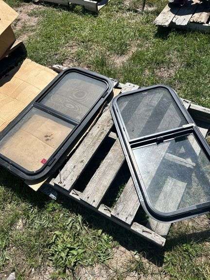 2 - Itehr Sliding glass panel w/ screen, approx 31"x15", *Unreserved*