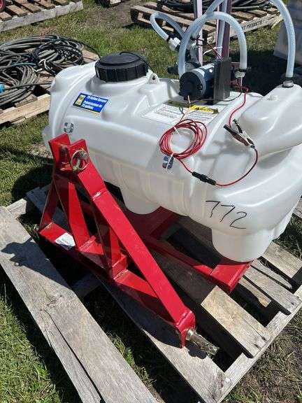 Powerfist 25 gal Sprayer w/ Princess 3 point hitch, no wheels, 2 - 60" spray arms w/ noxxles, Delavan 7802-111 2gpm  12v DC pump, *Unreserved*