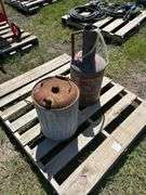 Seton 5 gal Fuel can, Mobil gas 5 gal fuel can, *Unreserved*
