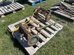 Push Lawn Mower (2) w/ 15'' Blade *Unreserved*