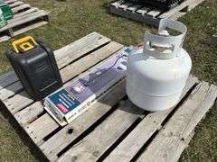 Propane tank 20 lb, Coleman distribution tree for propane tank approx 30", & Coleman Propane lantern in case,  *Unreserved*