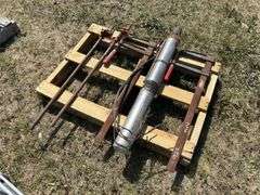 pallet w/ 4 Carpenter clamps, Submersible water pump 1 1/2 hp, *Unreserved*