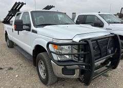 2015 Ford F-350 Crew Cab Truck