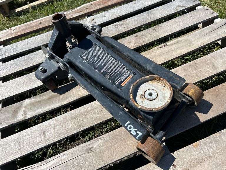 3 Ton Floor jack, no handle, *Unreserved*