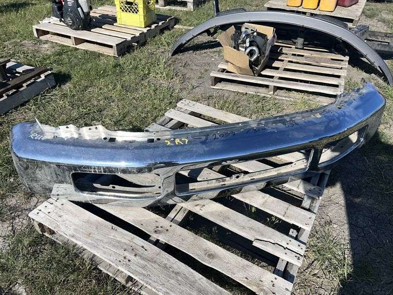 2008 F350 Front Bumper, approx 6'4", *Unreserved*