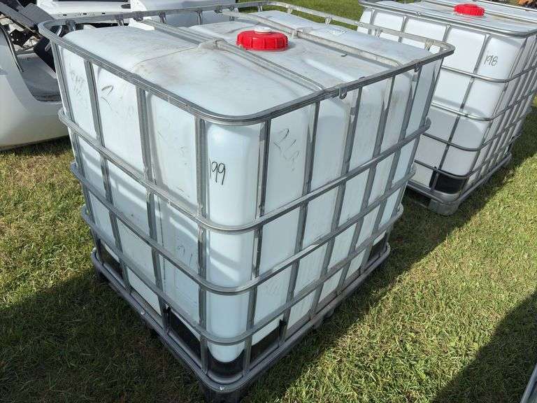 1000L Tote (not food grade) in metal cage w/ lid & valve, approx 4'x4'x3', *Unreserved*