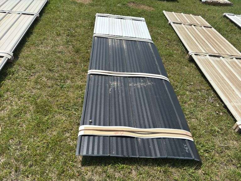 Lift of Millends Metal Siding/Roofing Approx. 7'-10' Long x 3' Wide (Approx. 9 Sheets Mixed Color), *Unreserved*