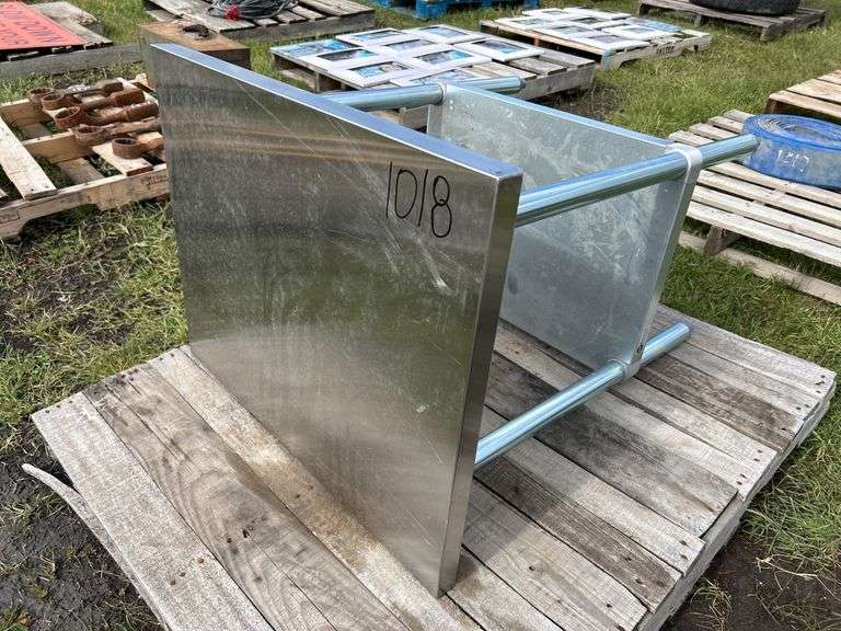 Stainless Steel Prep table approx 2'10"x2'x2'6", height adjustable lower shelf, *Unreserved*