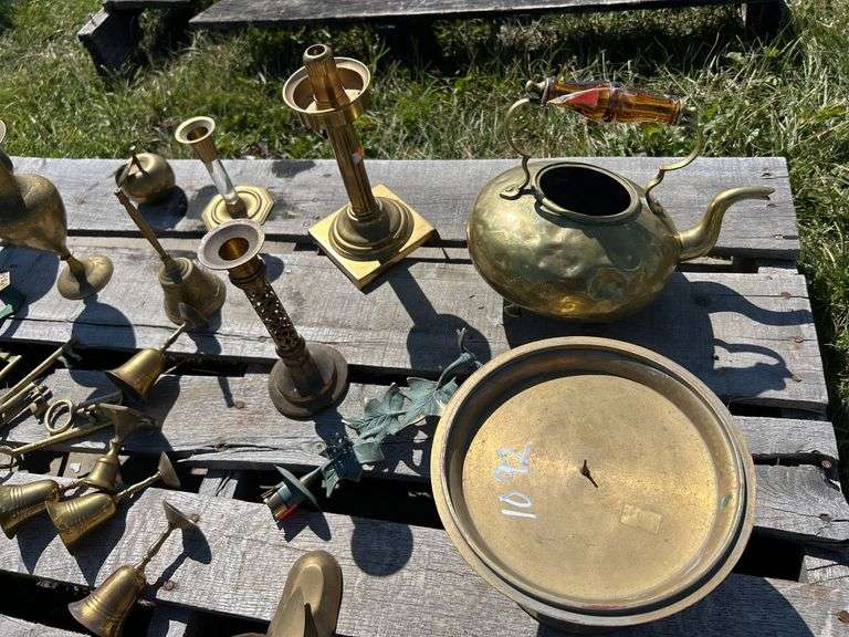 Pallet w/ assorted Brass Decor, candle holders, cups, bunnies, approx 30 pcs, *Unreserved*