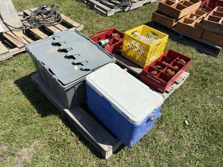 Coleman Cooler, Misc gas fittings, water fittings, 2 fitting trays, *Unreserved*