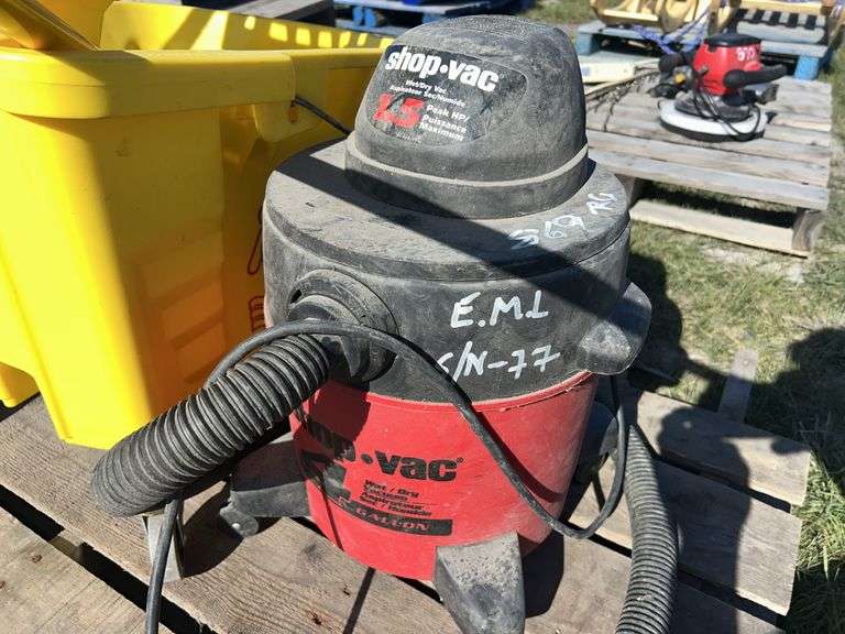 Industrial Mop & Bucket, 1 Shop Vac (Wat/Dry) 1.5 Peak HP ( Works) *Unreserved*