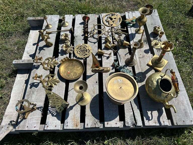 Pallet w/ assorted Brass Decor, candle holders, cups, bunnies, approx 30 pcs, *Unreserved*