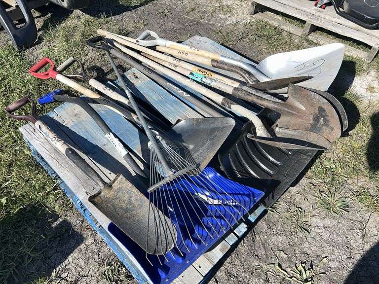 Pallet of assorted Yard Tools, approx 9 shovels, 1 rake, *Unreserved*