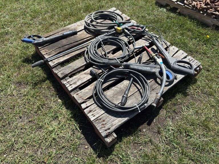 4 Pressure washer wands & 3 pressure washer hoses, *Unreserved*