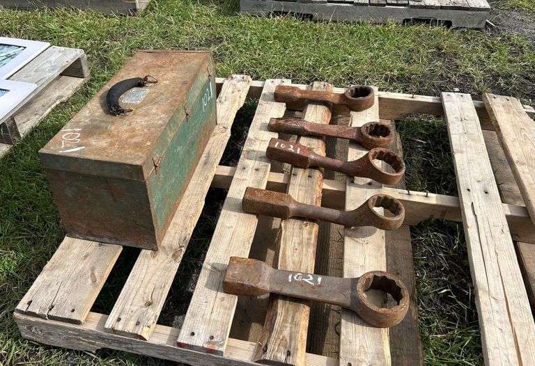 Steel Sledge Wrenches w/ steel tool box, *Unreserved*