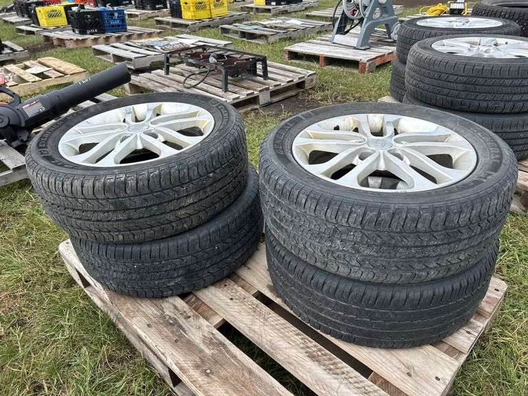 4 General  EverTrek RTX Tires 205/55R16, 4 Kia 5 bolt rims, *Unreserved*