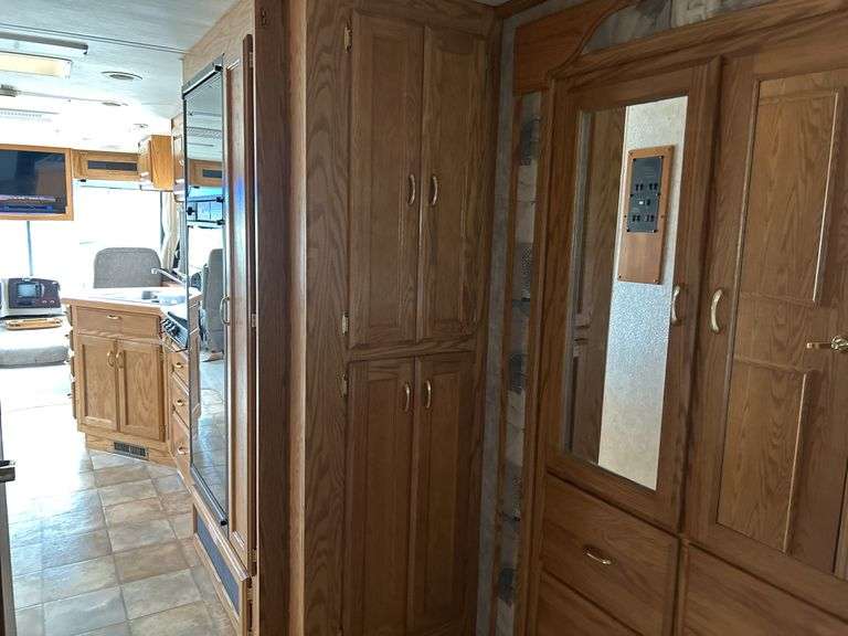 2004 Ford Holiday Rambler Admiral 39'