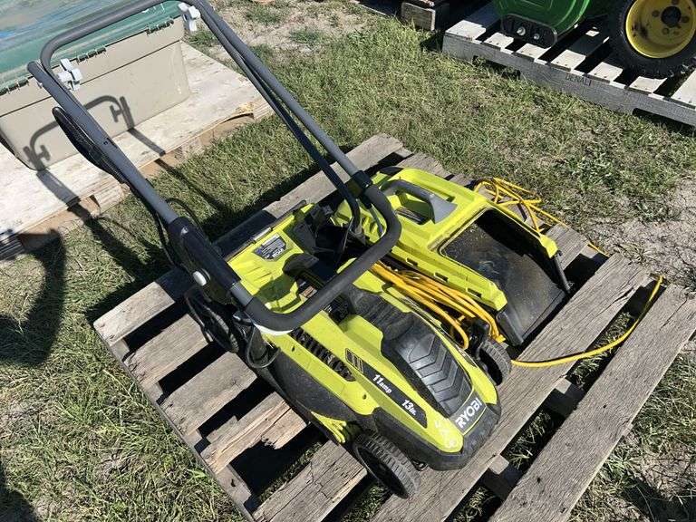 Ryobi Electric Lawn Mower, 13" 120v, #099749004, & cable 11 amp, *Unreserved*