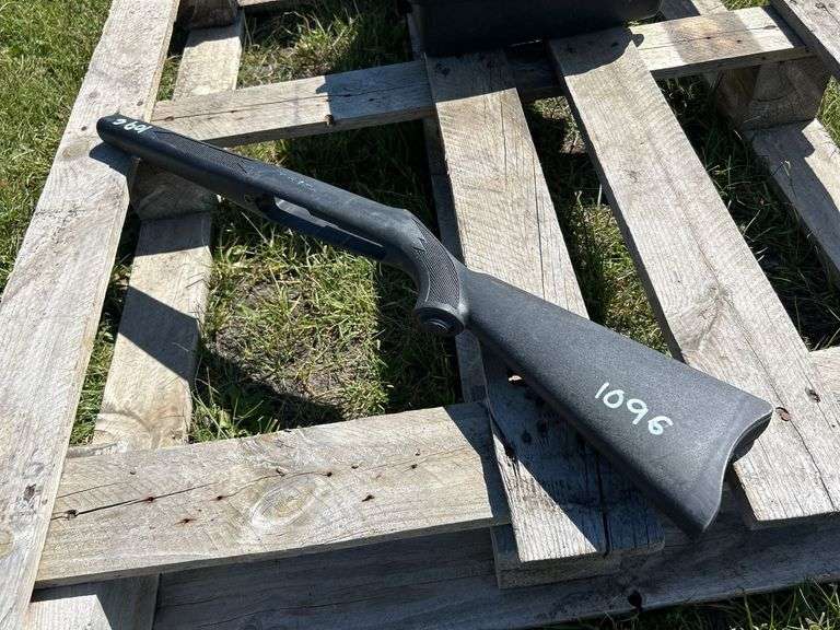 Pallet w/ Rotector Series model 1404 plastic gun case w/ foam (approx 1'4"x1'2"x6"), Stock for Ruger gun (plastic) *Unreserved*
